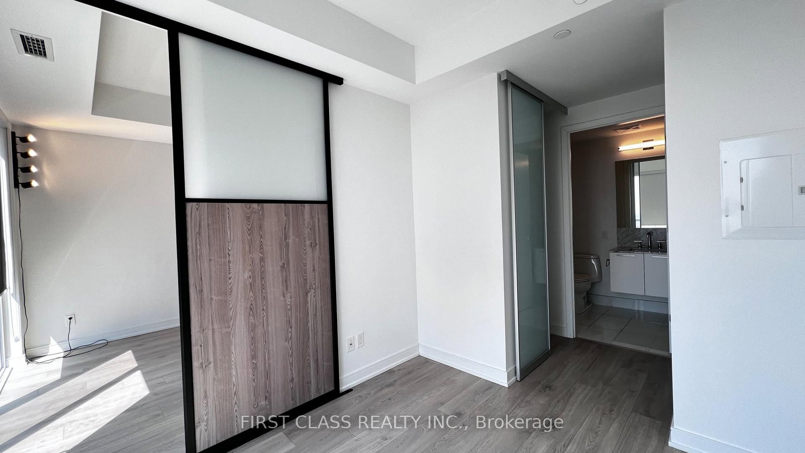 3 Gloucester Street, Unit 4010 - Photo 14