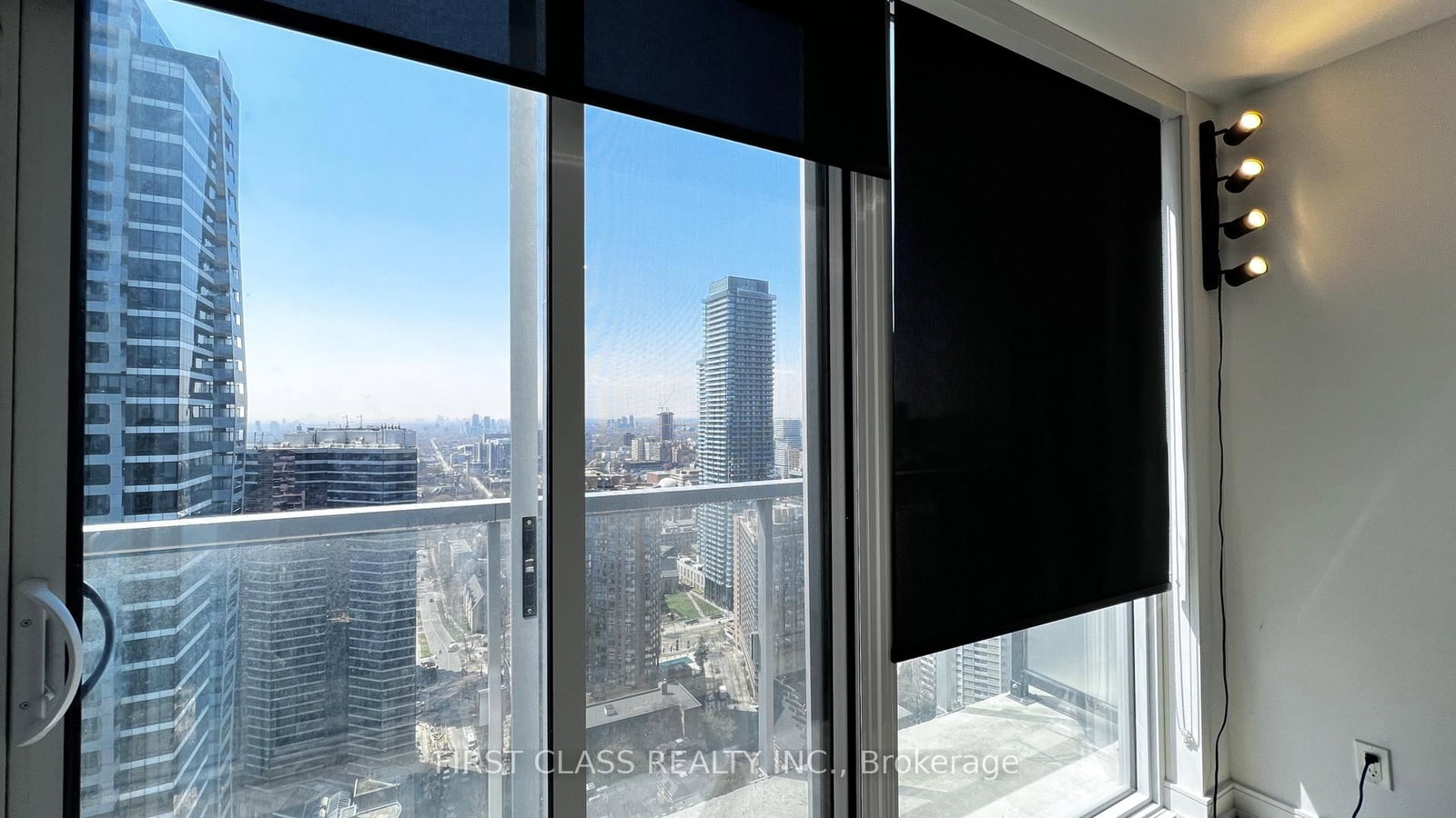 3 Gloucester Street, Unit 4010 - Photo 15