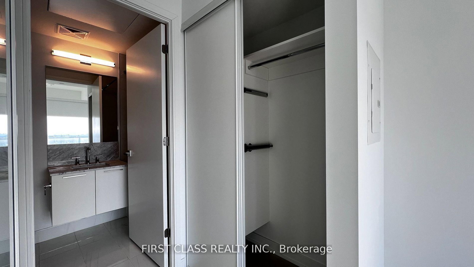 3 Gloucester Street, Unit 4010 - Photo 9