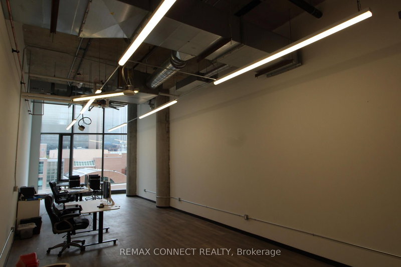 # 324 - 15 Wellesley St W, Toronto, M4Y 1E8 | Image 3