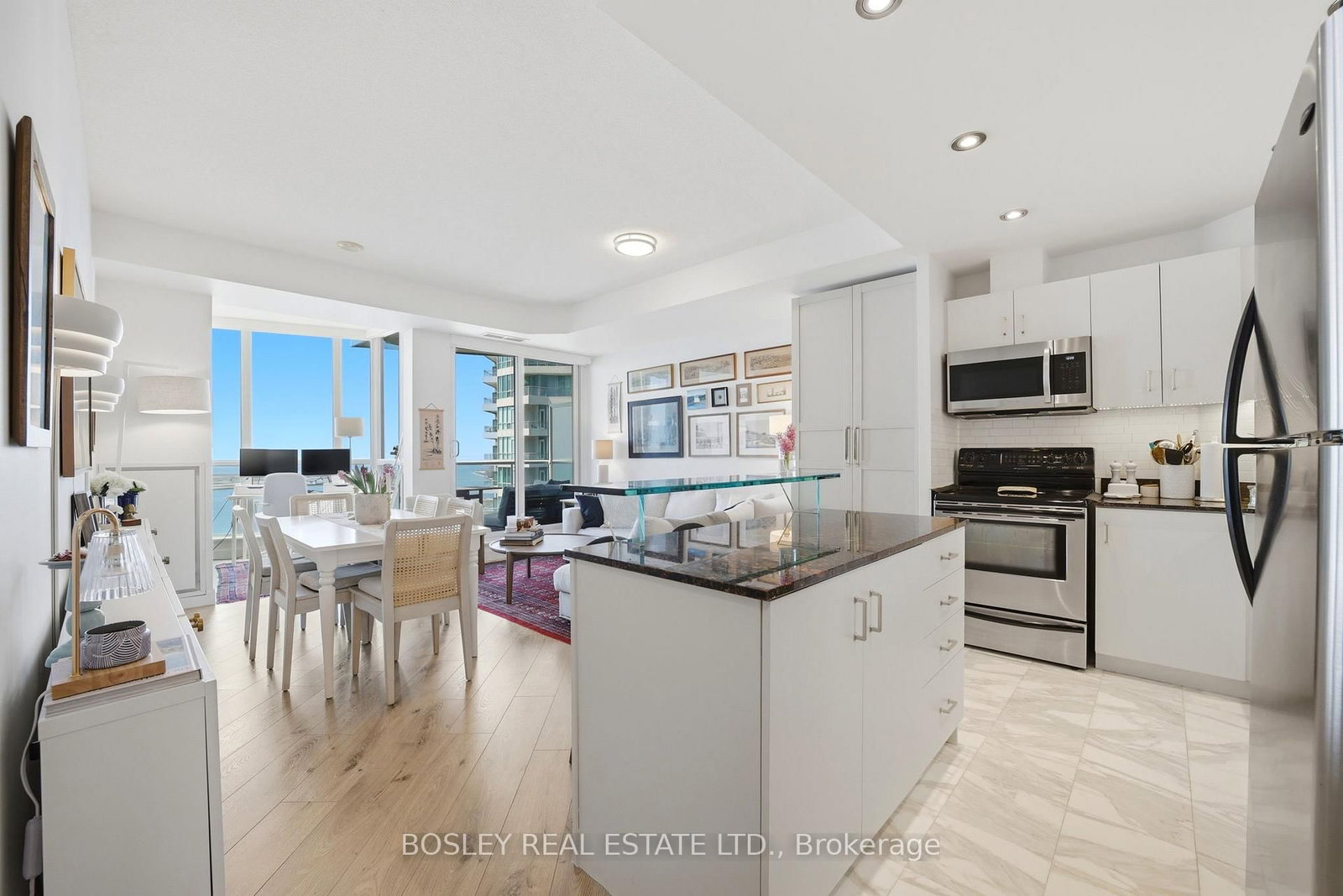 218 Queens Quay W, Unit 2011 - Photo 4