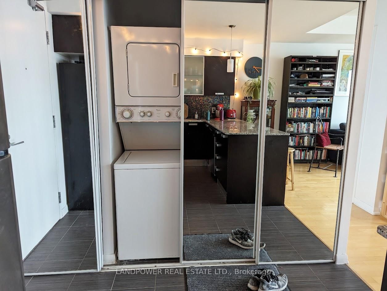 37 Grosvenor Street, Unit 2704 - Photo 12