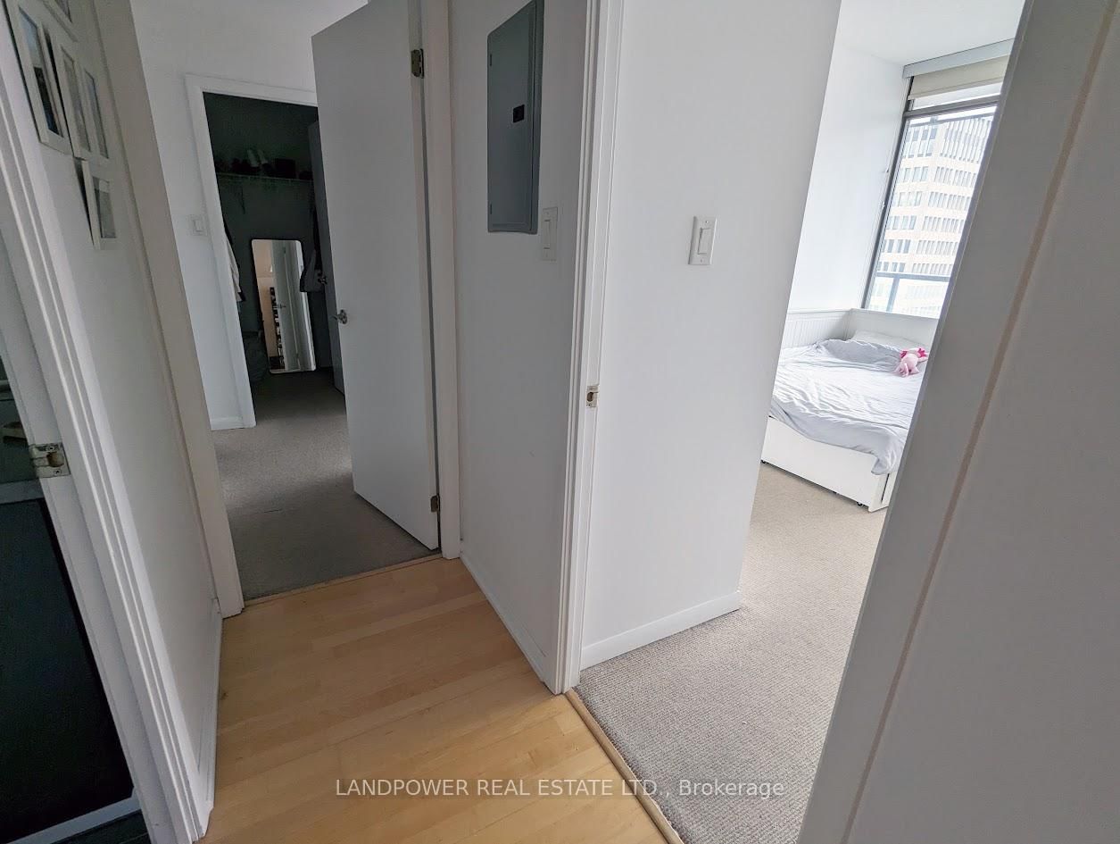 37 Grosvenor Street, Unit 2704 - Photo 13