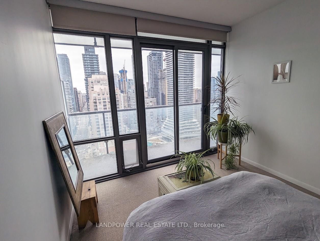 37 Grosvenor Street, Unit 2704 - Photo 21