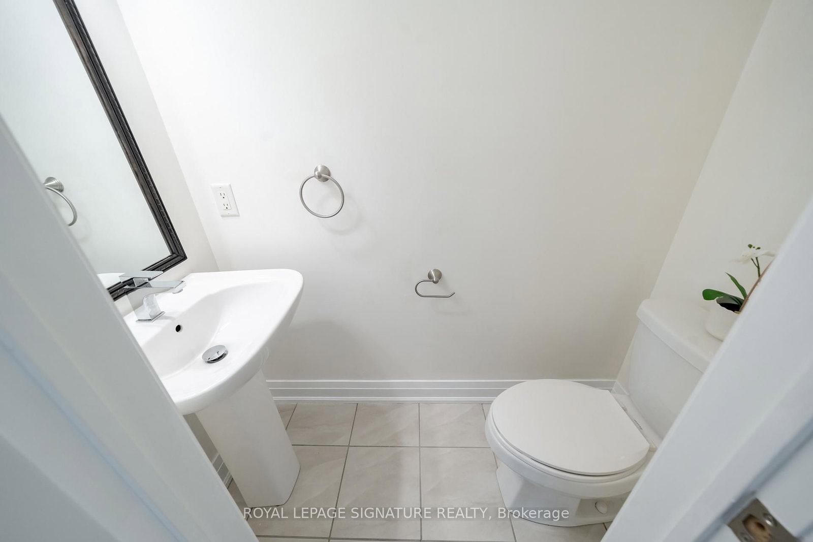 11 Eldora Avenue, Unit 13 - Photo 2