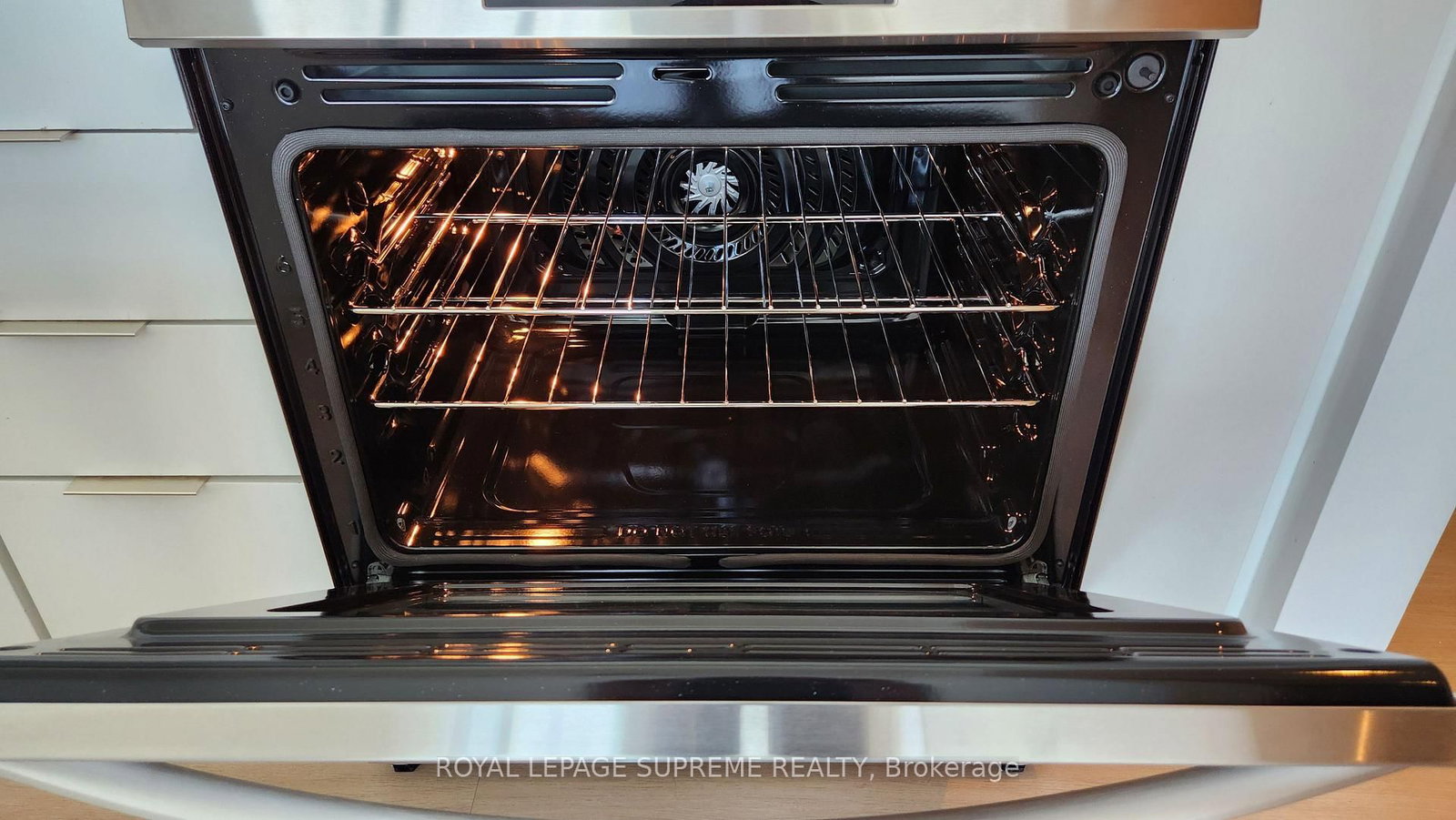 110 Charles Street E, Unit 3109 - Photo 8