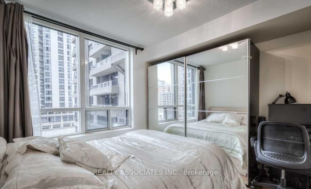 15 Northtown Way, Unit 629 - Photo 8