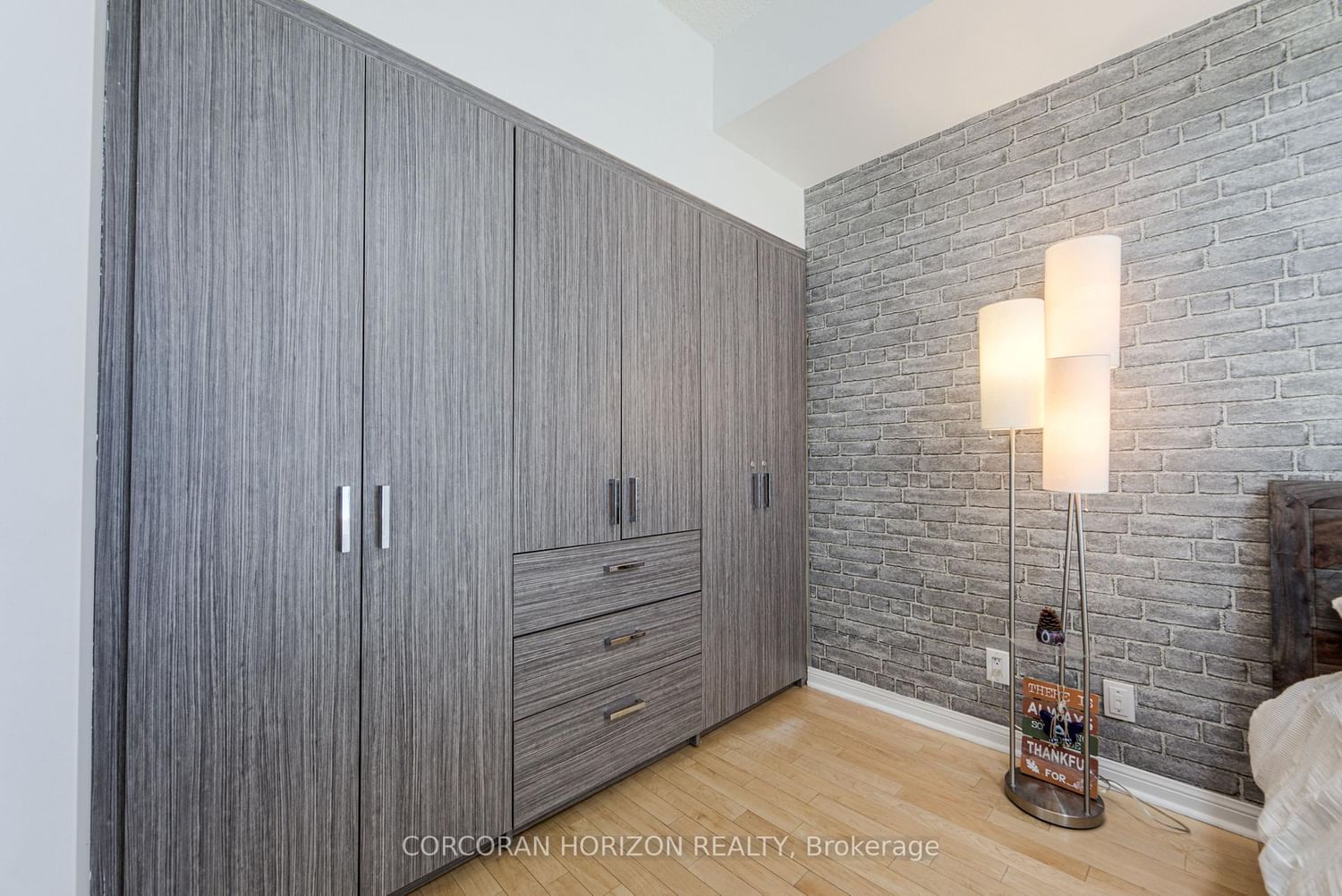 228 Queens Quay W, Unit 2009 - Photo 13