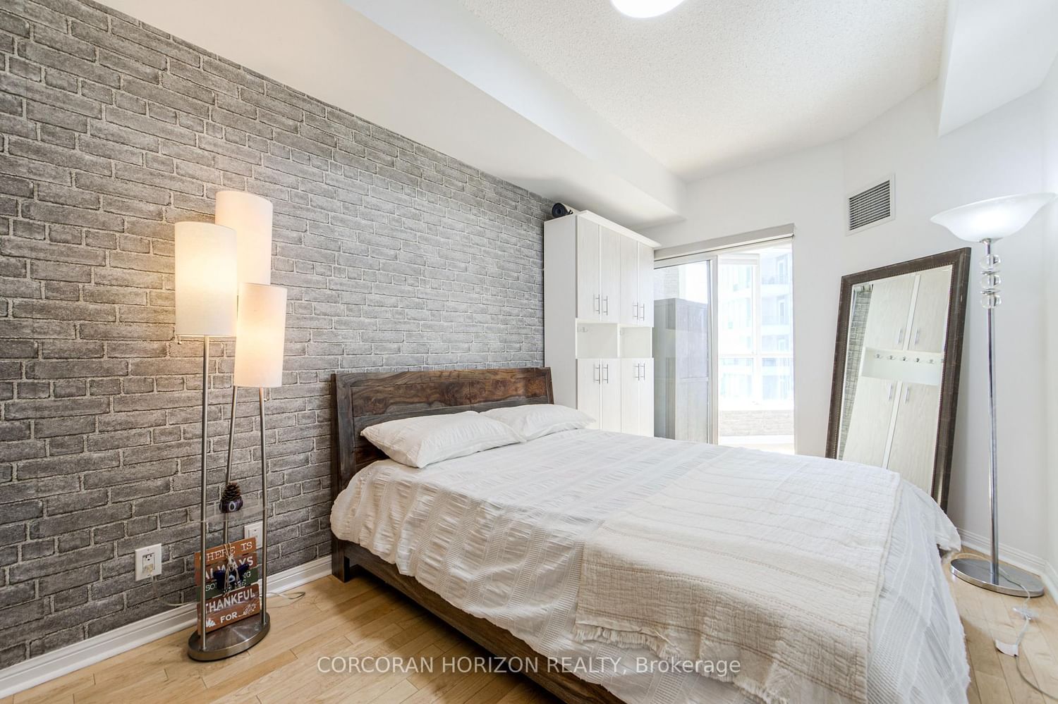 228 Queens Quay W, Unit 2009 - Photo 15