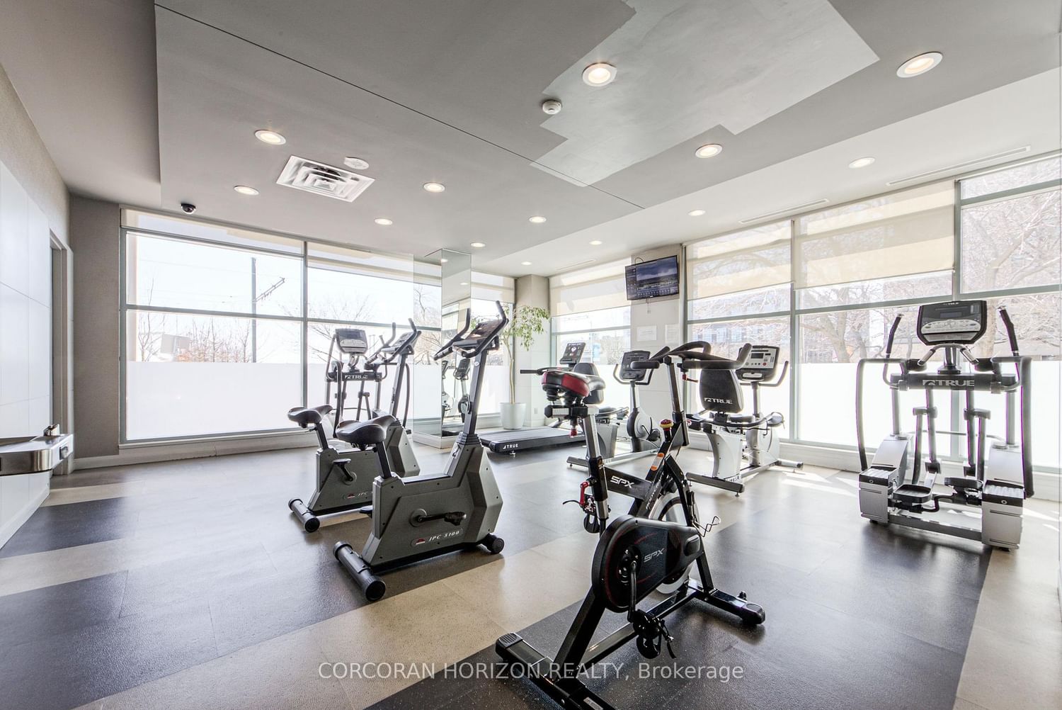 228 Queens Quay W, Unit 2009 - Photo 23