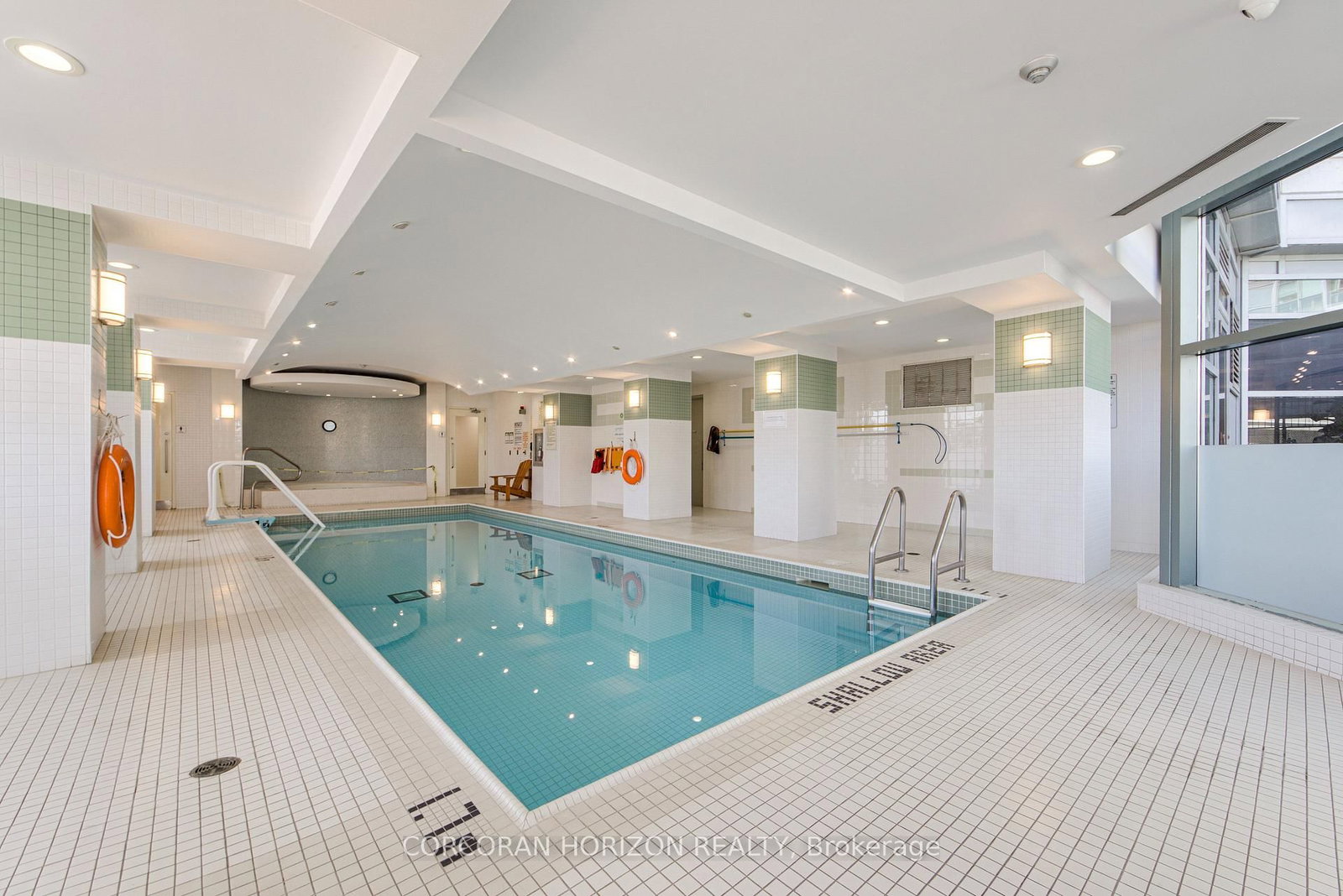 228 Queens Quay W, Unit 2009 - Photo 28