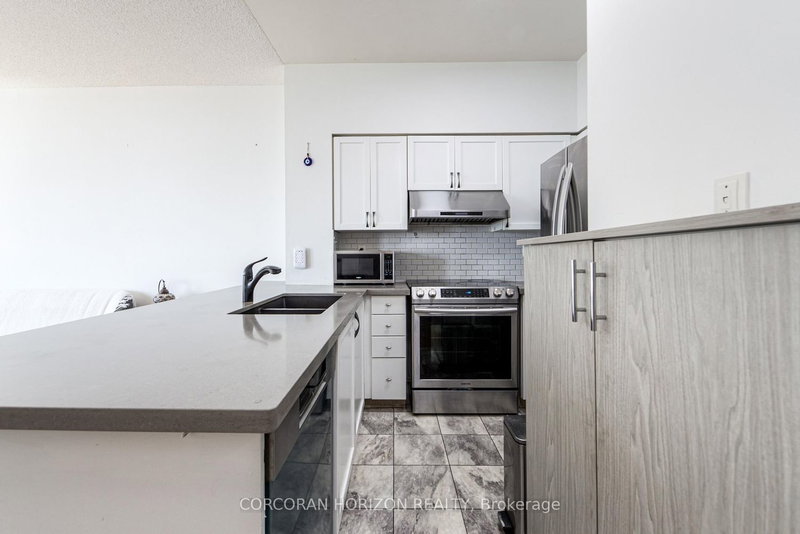 2009 - 228 Queens Quay W, Toronto, M5J 2X1 | Image 3