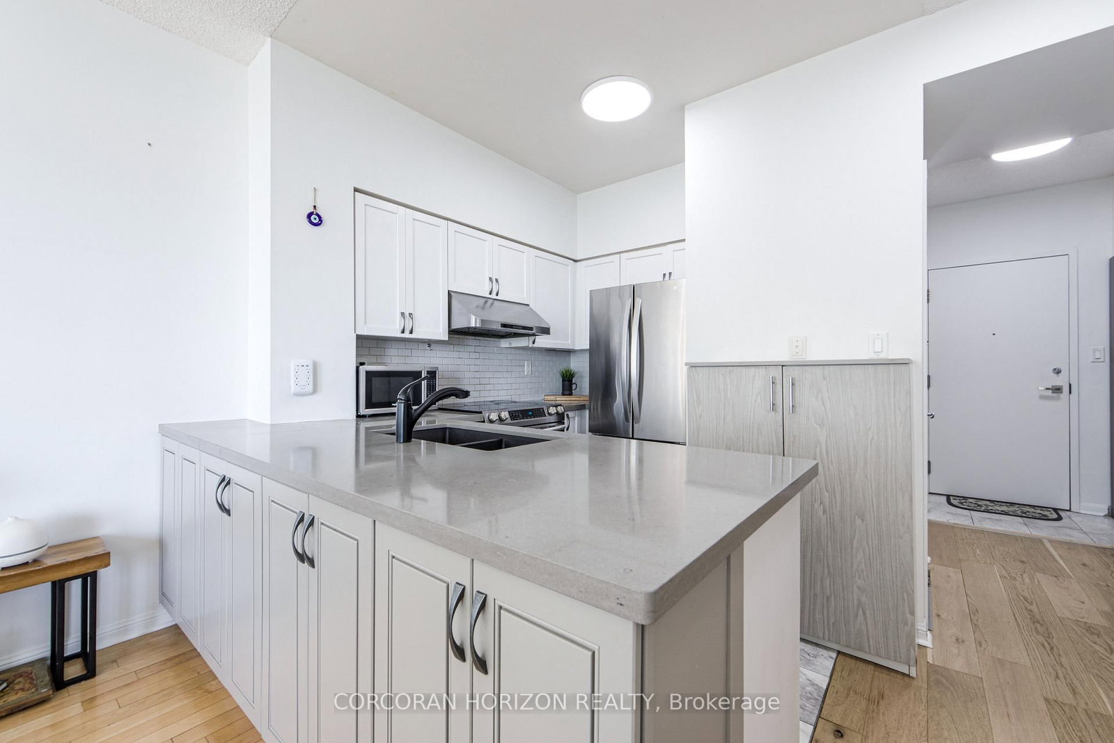 228 Queens Quay W, Unit 2009 - Photo 5