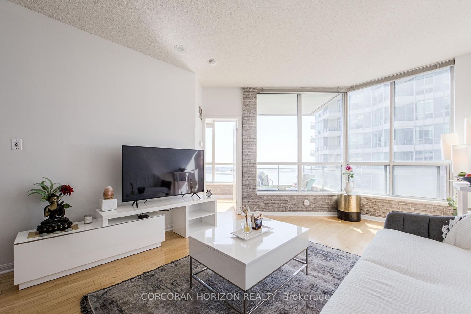 228 Queens Quay W, Unit 2009 - Photo 7