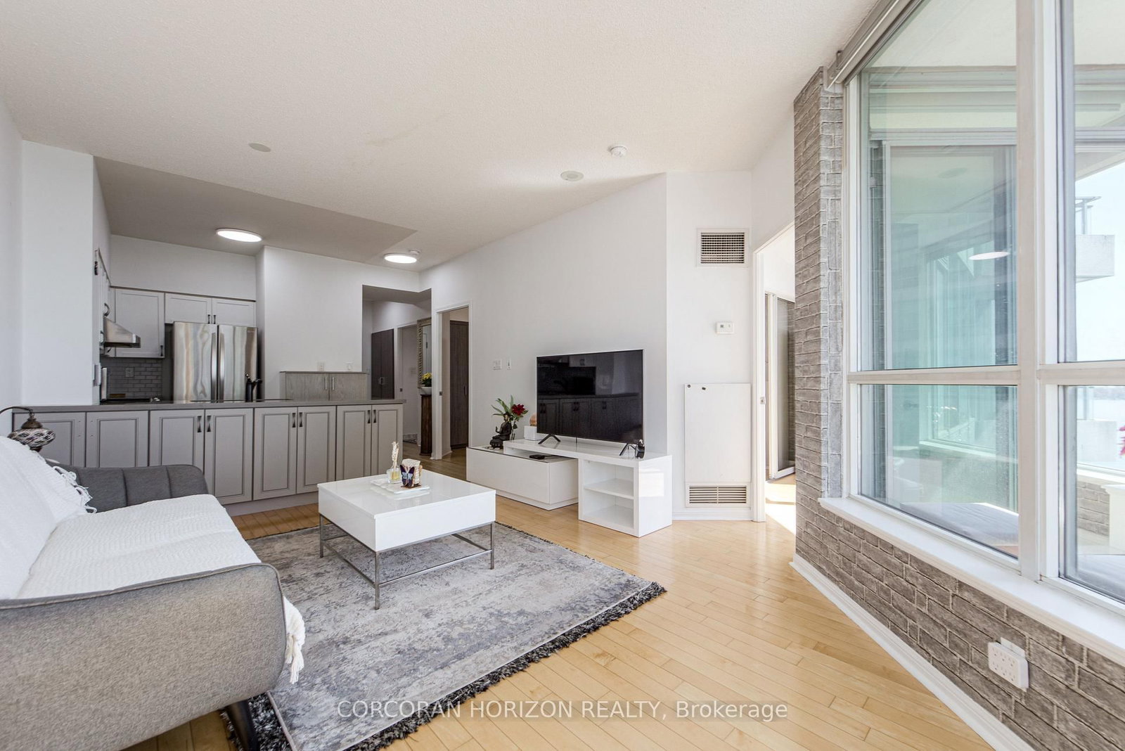 228 Queens Quay W, Unit 2009 - Photo 9