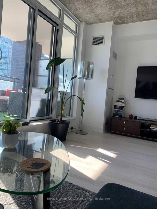 513 - 20 Minowan Miikan Lane