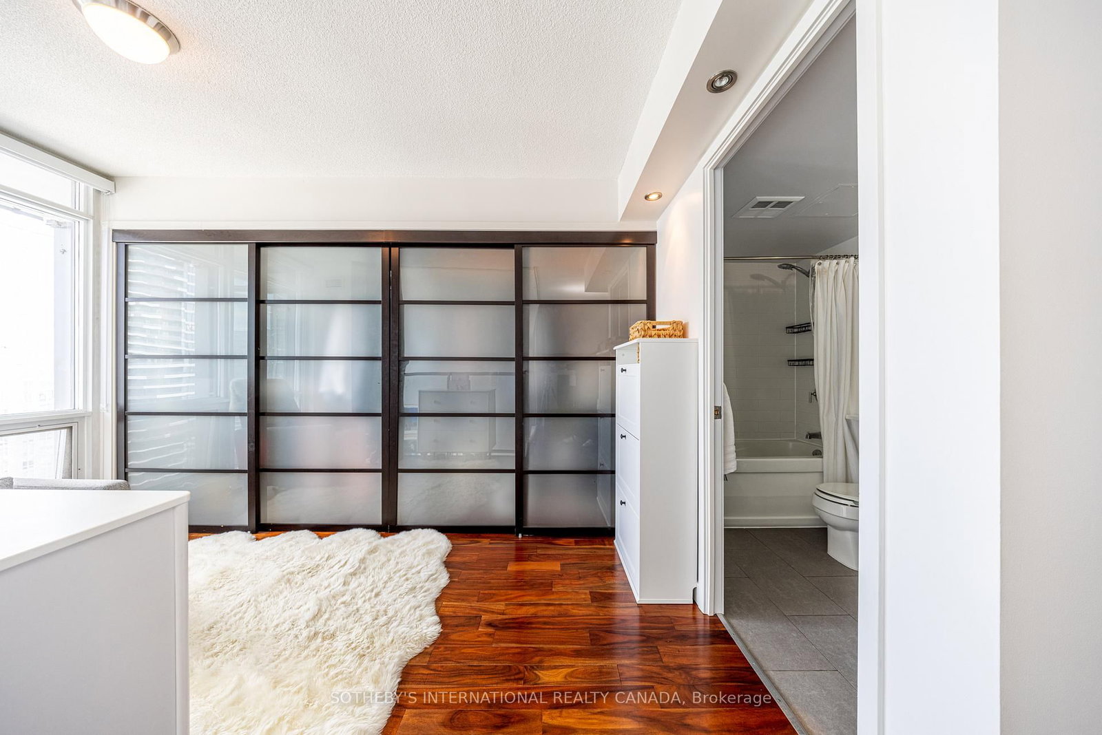 15 Fort York Boulevard, Unit 4308 - Photo 14