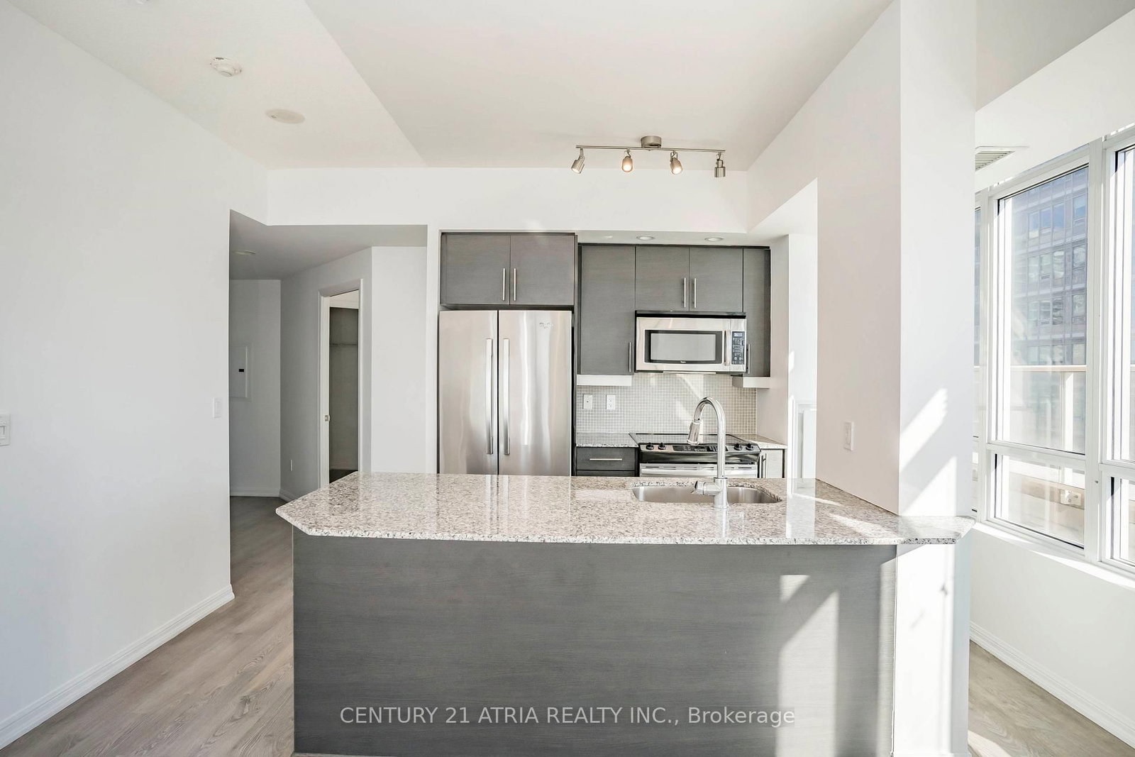 65 East Liberty Street, Unit 1102 - Photo 8