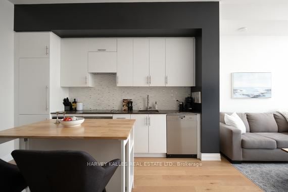 23 Glebe Road W, Unit 709 - Photo 12