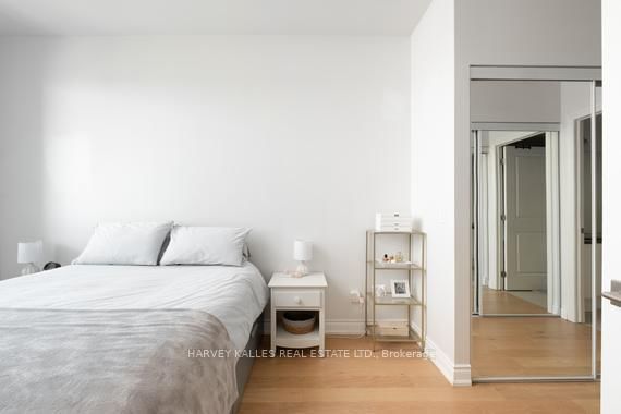 23 Glebe Road W, Unit 709 - Photo 16