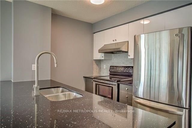 397 Front Street W, Unit 3210 - Photo 6