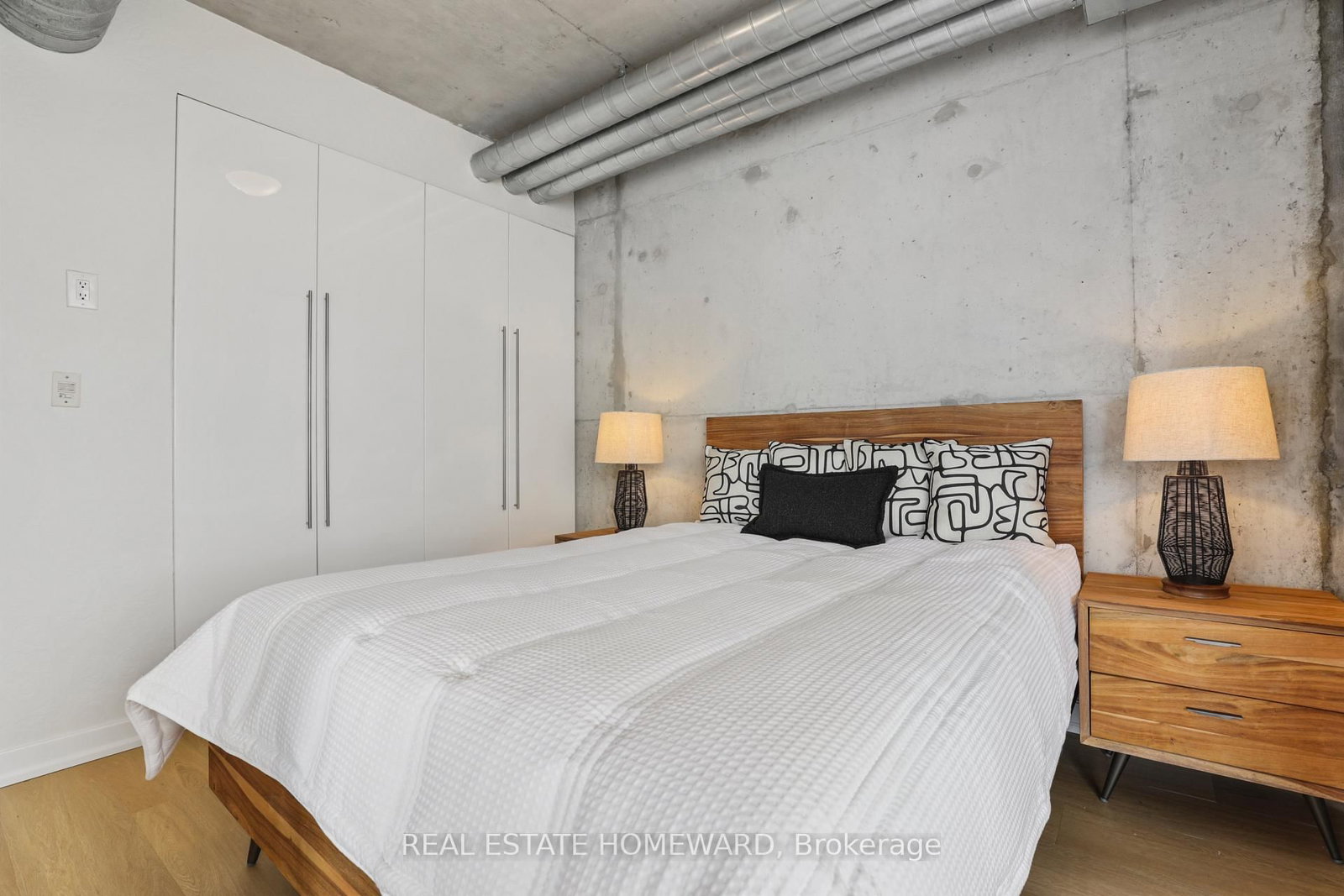 533 W Richmond Street W, Unit # 704 - Photo 22