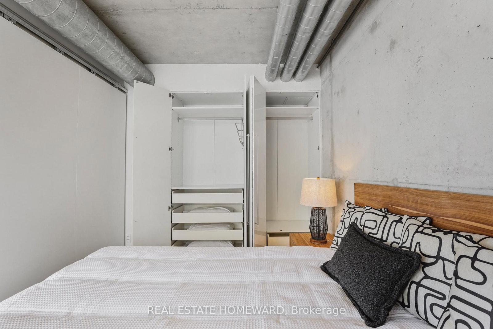 533 W Richmond Street W, Unit # 704 - Photo 23