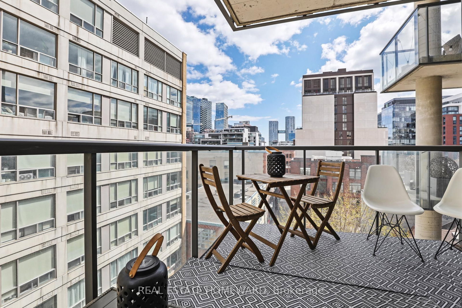 533 W Richmond Street W, Unit # 704 - Photo 25