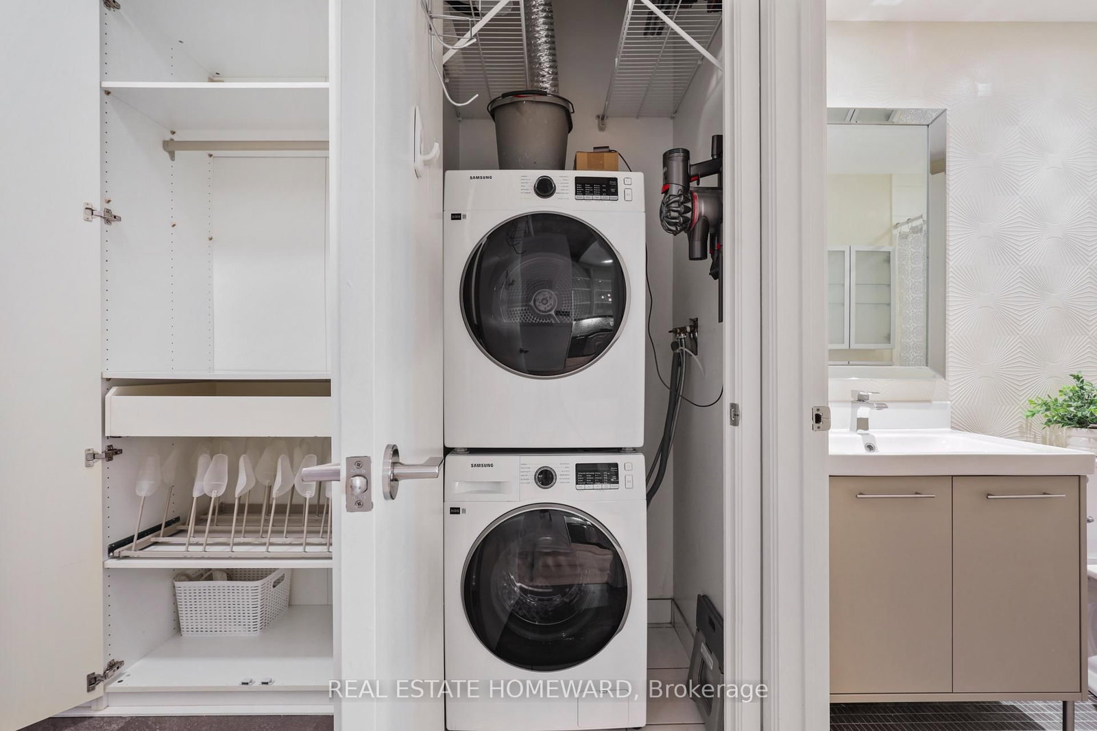 533 W Richmond Street W, Unit # 704 - Photo 6