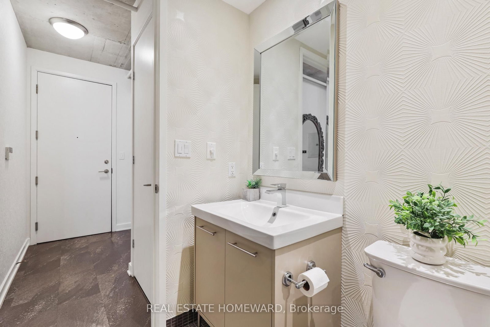 533 W Richmond Street W, Unit # 704 - Photo 9