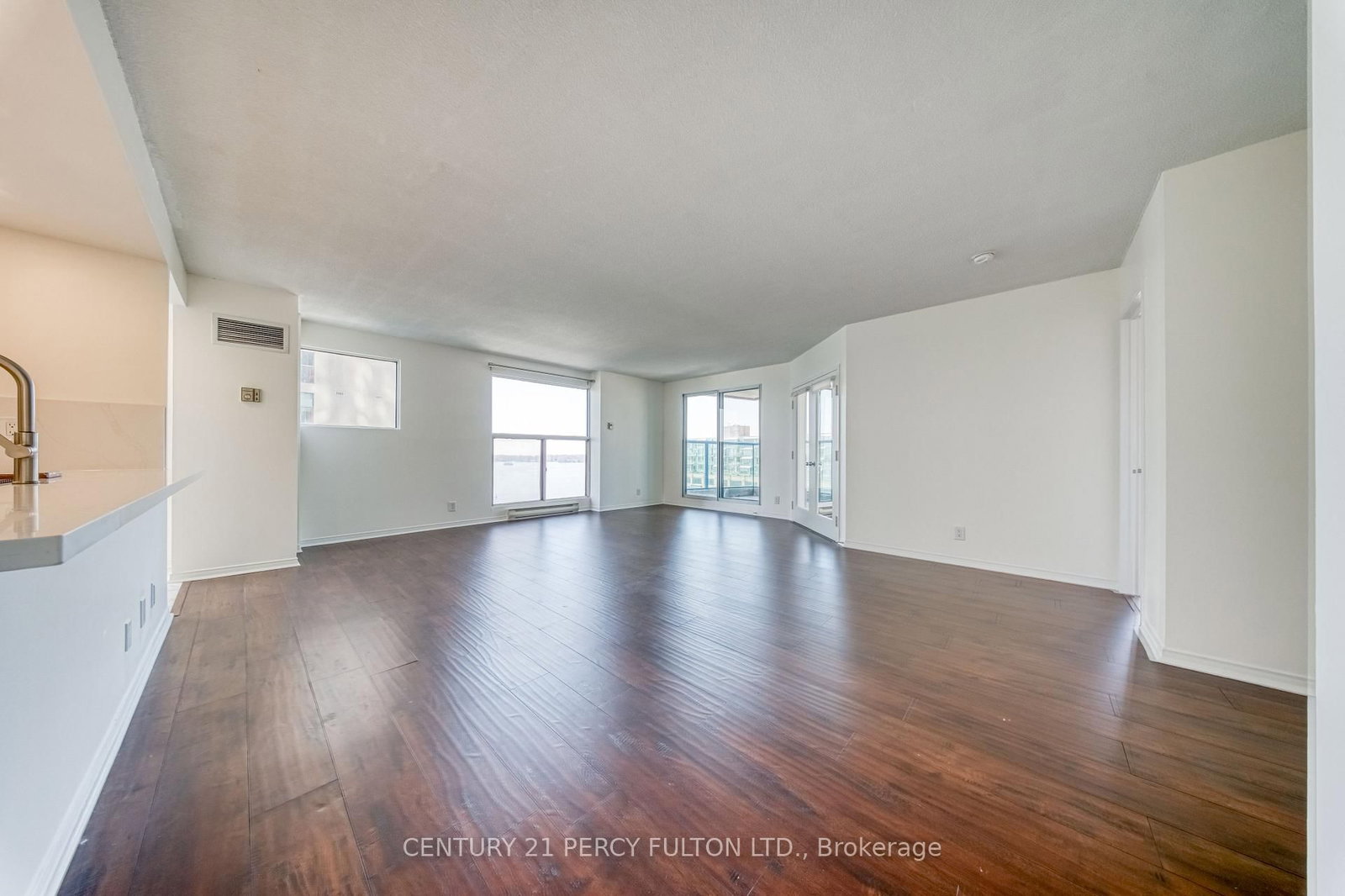 77 Harbour Square, Unit 1508 - Photo 7
