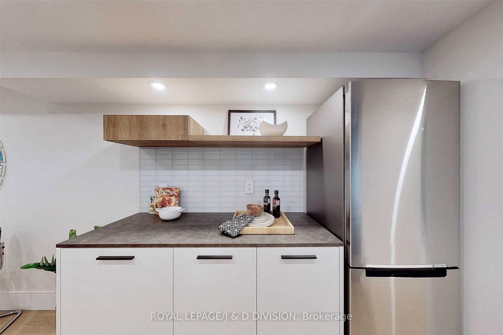 26 Henderson Avenue, Unit Lower - Photo 4