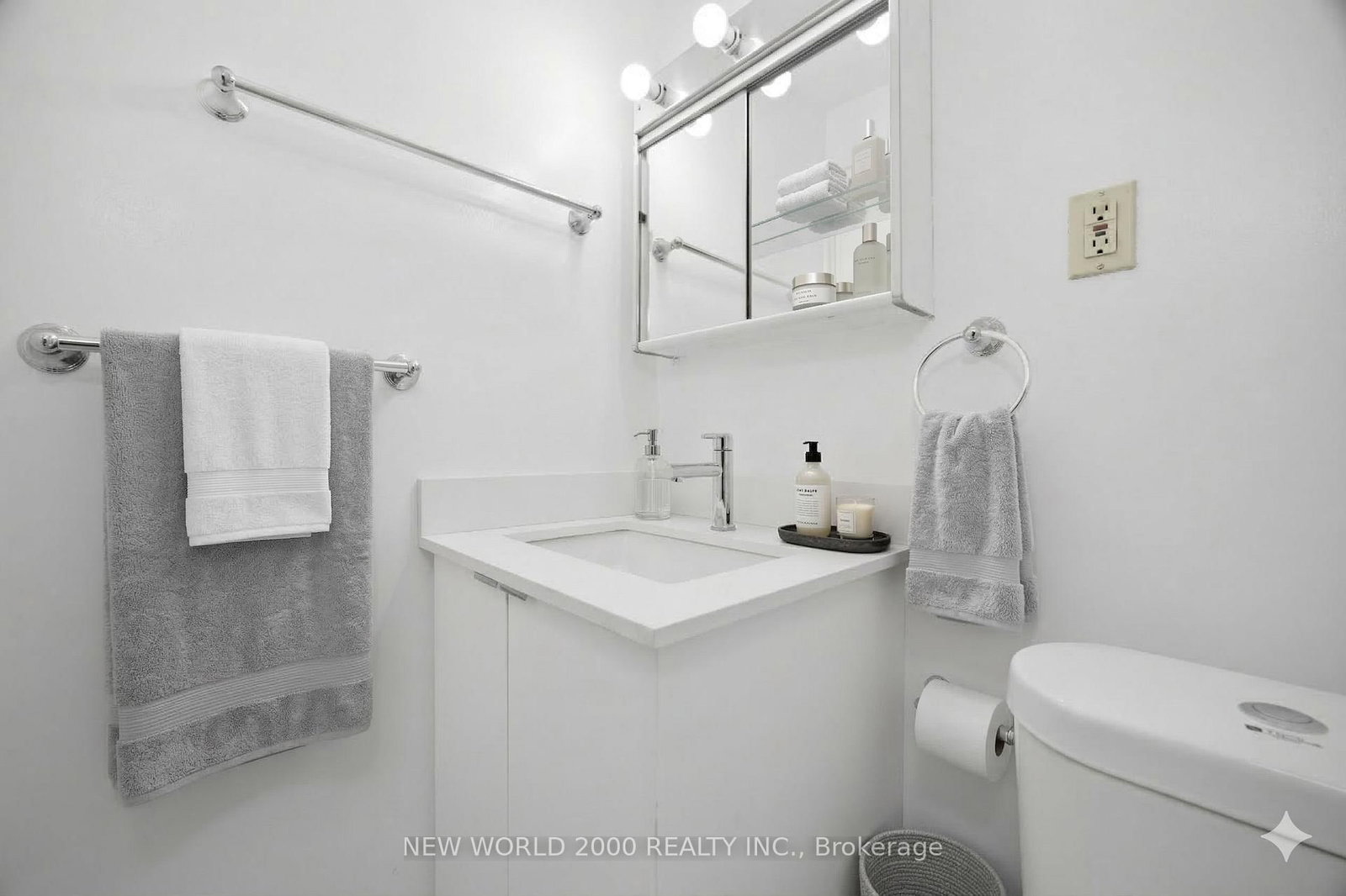 88 Bernard Avenue, Unit 1007 - Photo 3