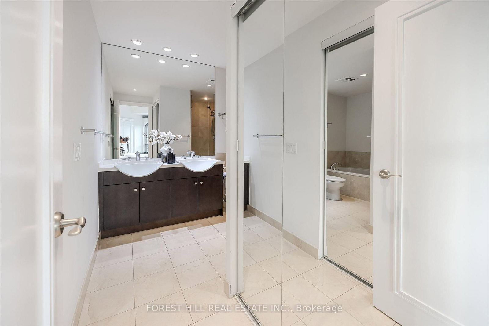 3 McAlpine Street, Unit 501 - Photo 24