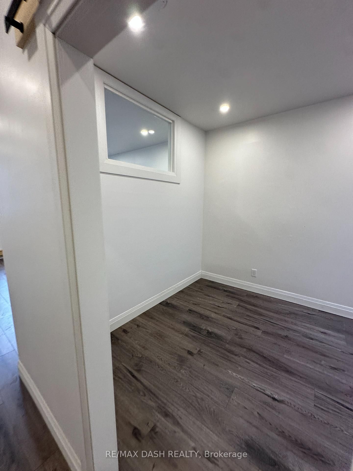 565 Yonge Street, Unit 4FL - Photo 10