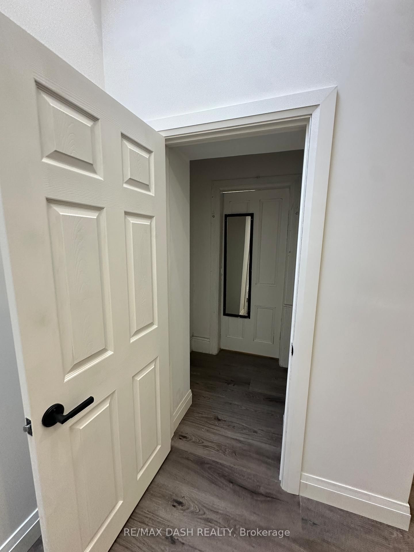 565 Yonge Street, Unit 4FL - Photo 12