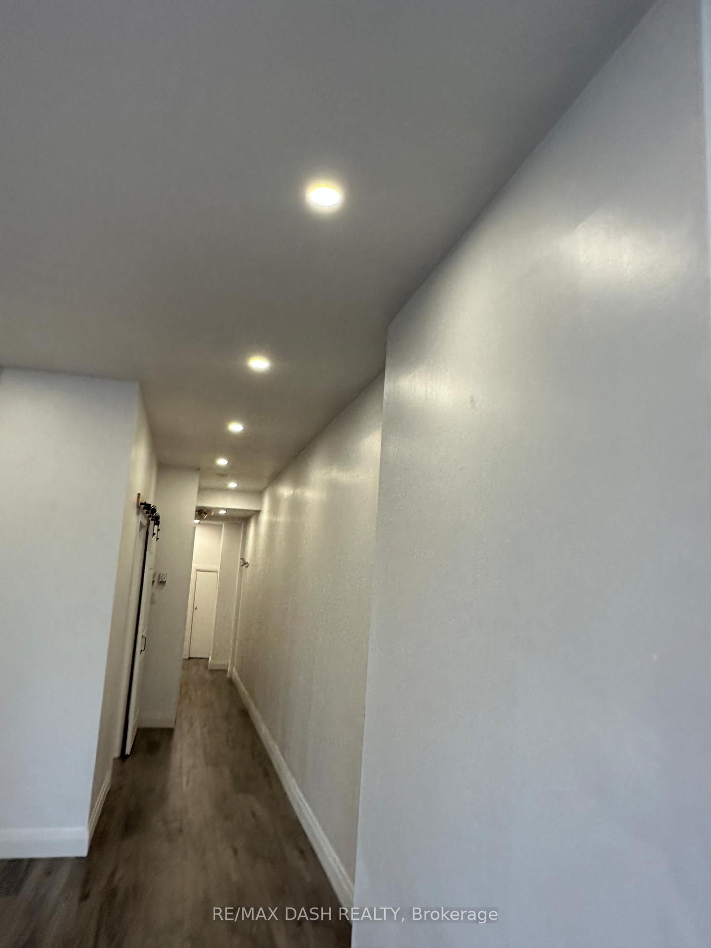 565 Yonge Street, Unit 4FL - Photo 18