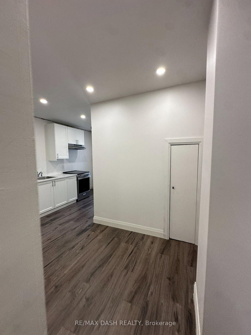 4FL - 565 Yonge St, Toronto, M4Y 1Z2 | Image 2