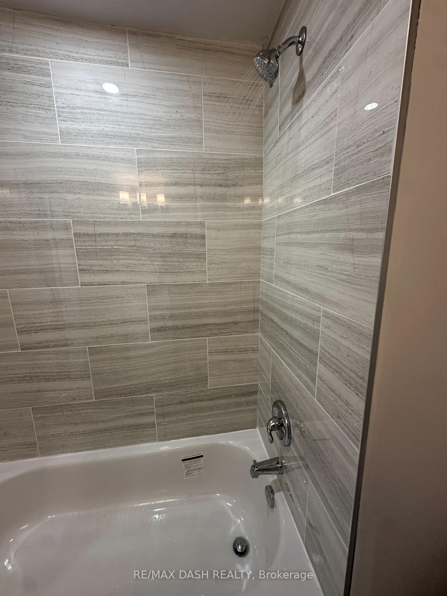 565 Yonge Street, Unit 4FL - Photo 23