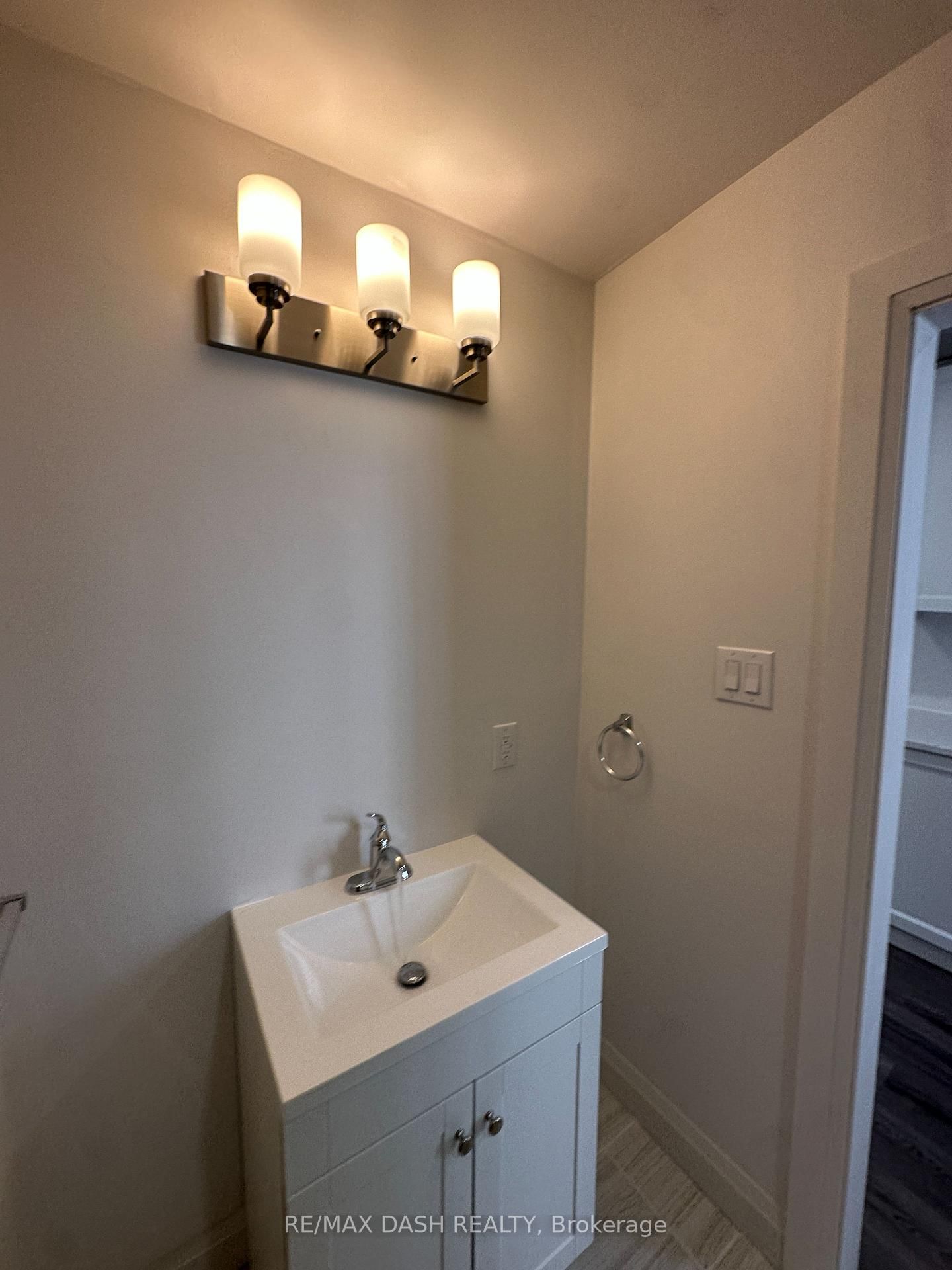 565 Yonge Street, Unit 4FL - Photo 24