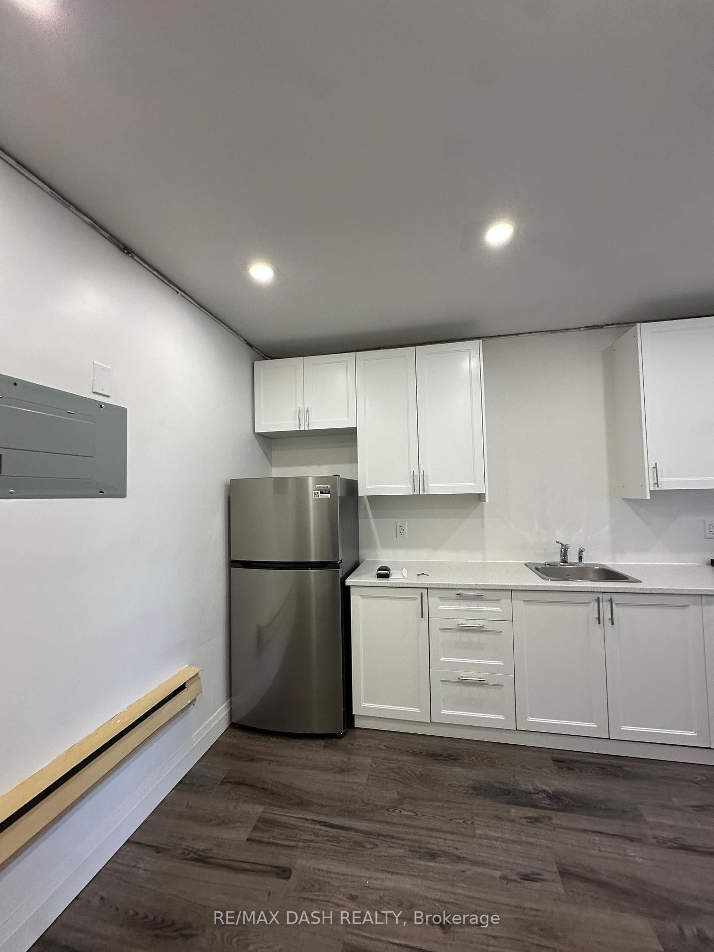 565 Yonge Street, Unit 4FL - Photo 3