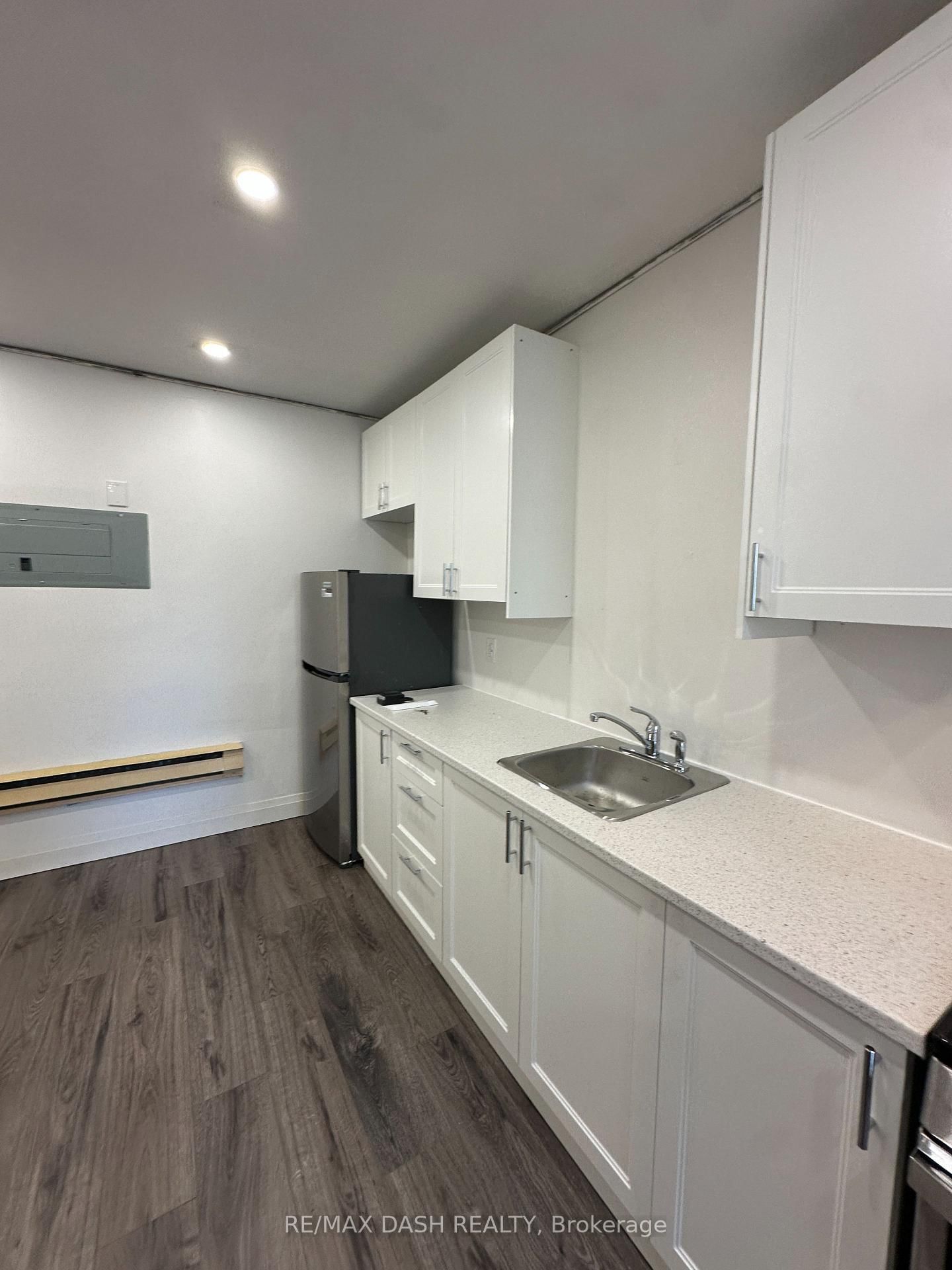 565 Yonge Street, Unit 4FL - Photo 4