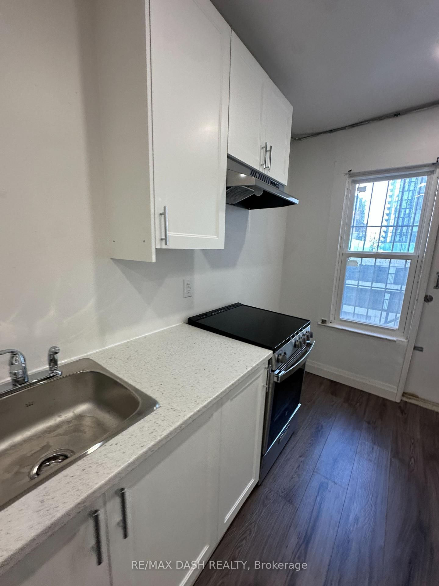 565 Yonge Street, Unit 4FL - Photo 5