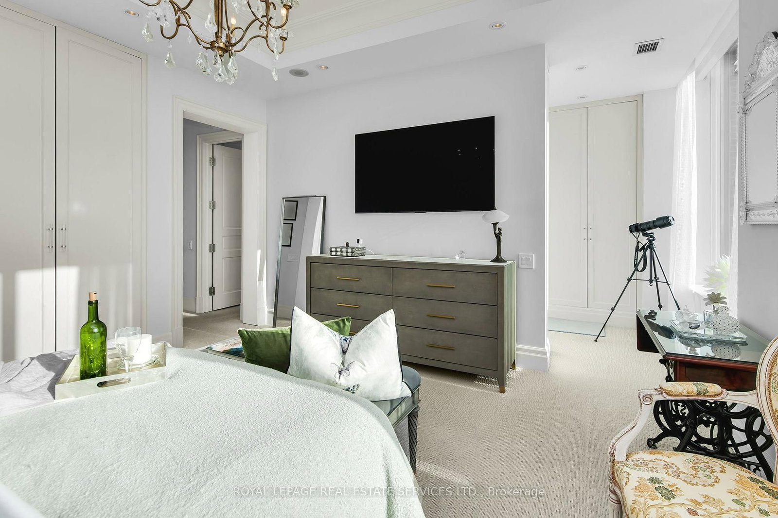 155 St Clair Avenue W, Unit 1701 - Photo 12