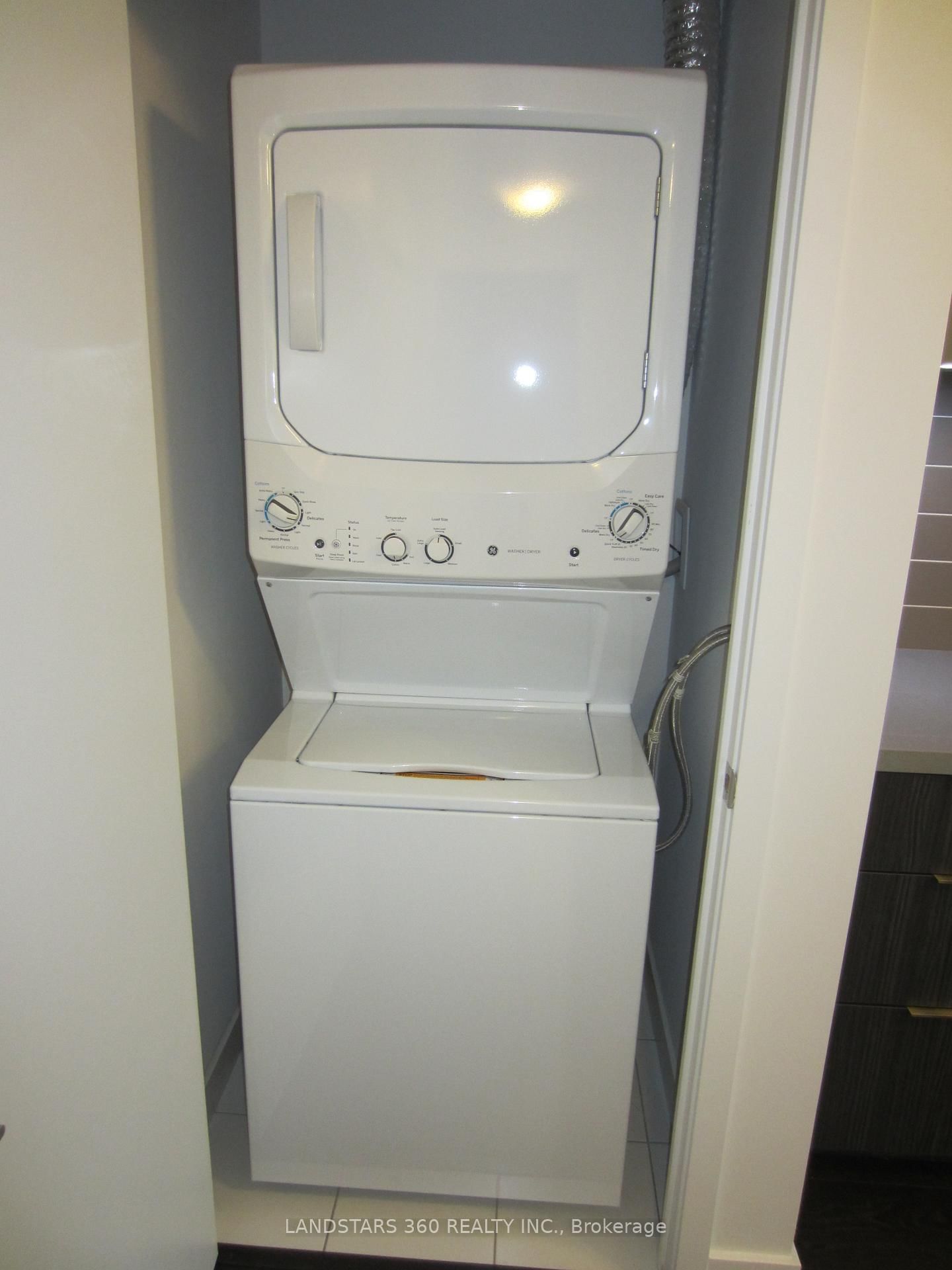 8 Eglinton Avenue E, Unit 1001 - Photo 13