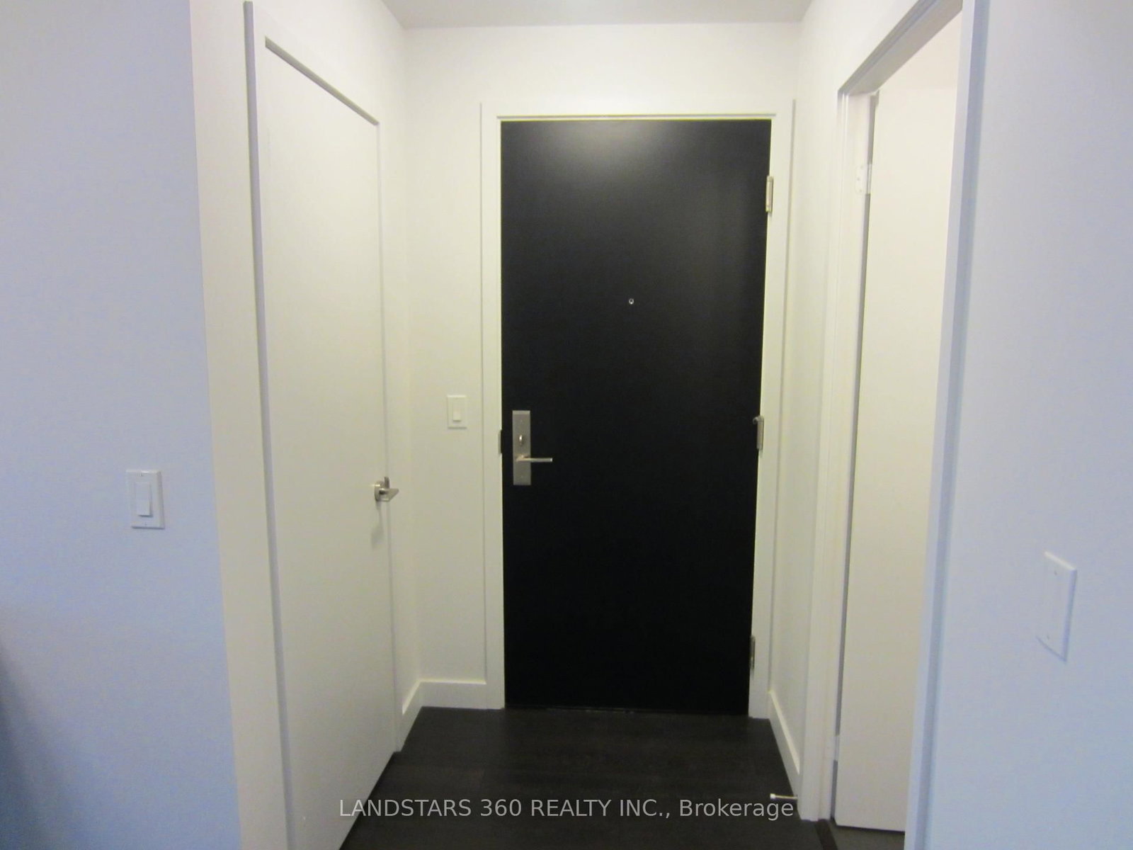 8 Eglinton Avenue E, Unit 1001 - Photo 3