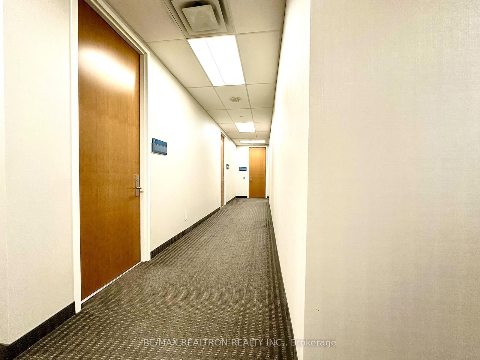 4789 Yonge Street, Unit 614 - Photo 4