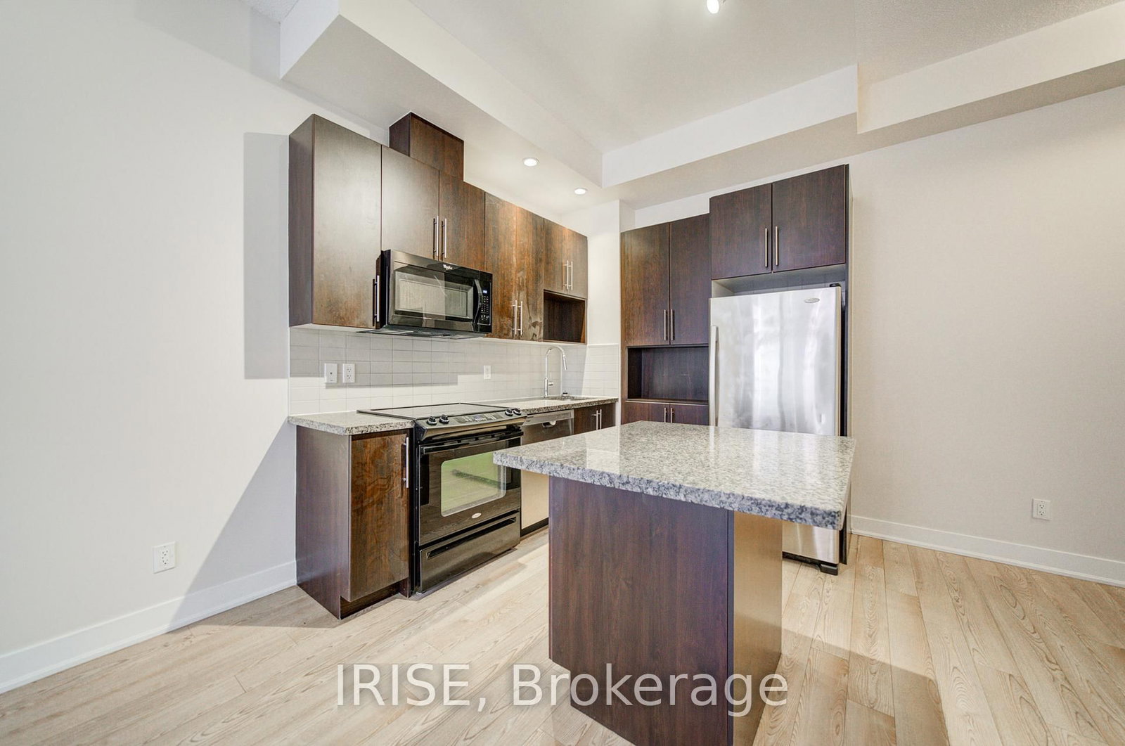 28 Linden Street, Unit 1109 - Photo 8