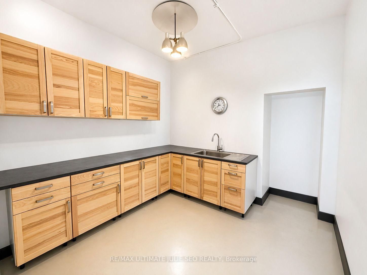 1195 Bloor Street W, Unit 2nd floor - Photo 6