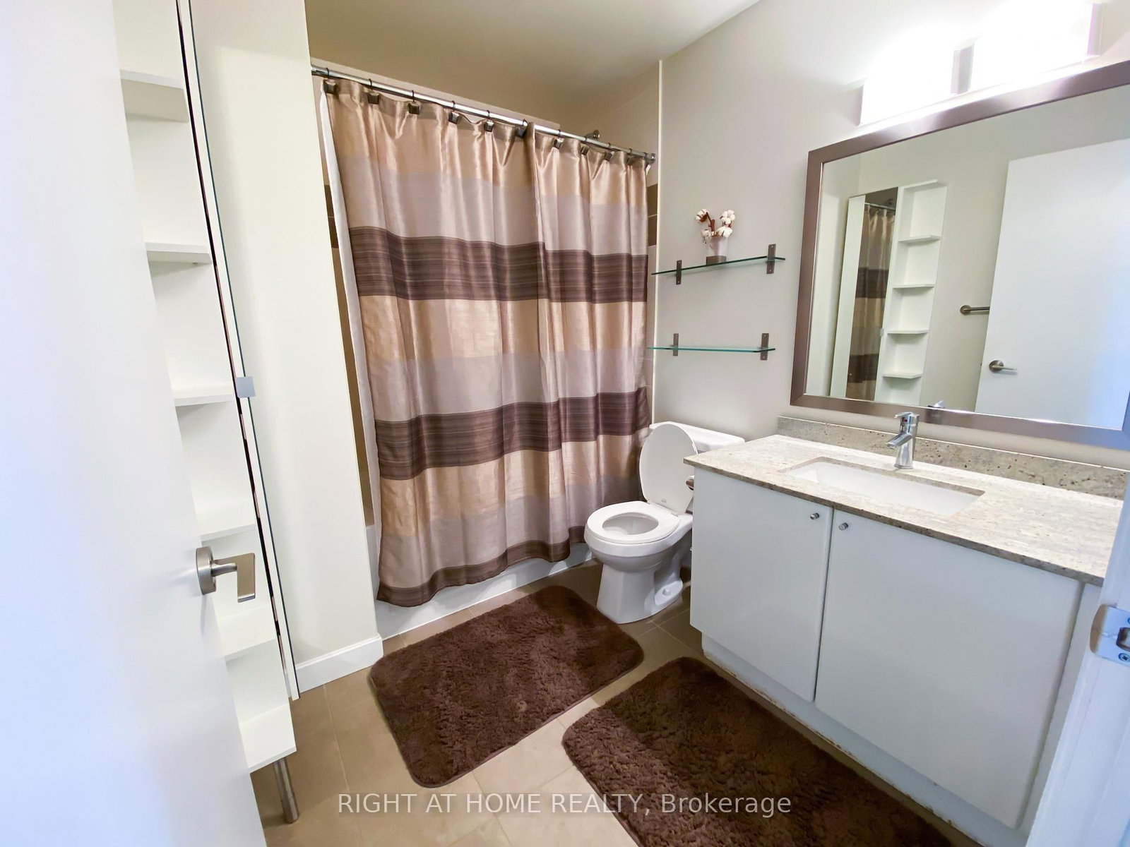 33 Bay Street, Unit 3213 - Photo 12